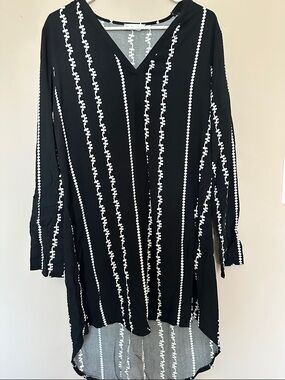 Womens Black V-Neck Tunic with White Vertical Stitch Stripe